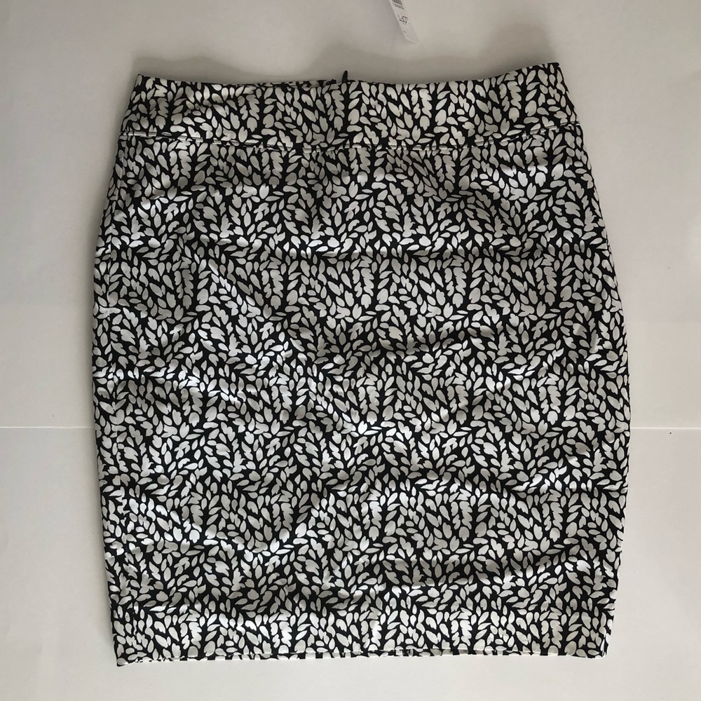 Loft Pencil skirt - NEW